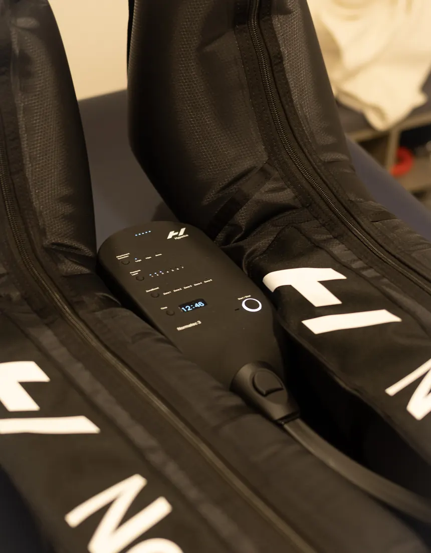NormaTec 3 upravljačka jedinica i nastavci za noge